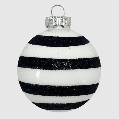Fehér-fekete glitter csíkos kézzel festett üveggömb, 7 cm, 4. kép