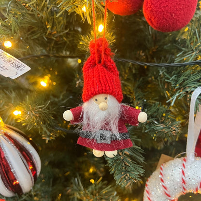Piros ruhás textil mikulás figura akasztóval, 9 cm