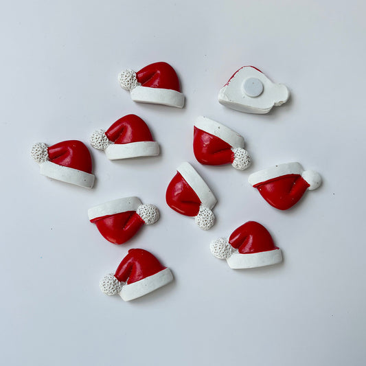 Öntapadós Mikulás-sapka figura, 2 cm, 2. kép