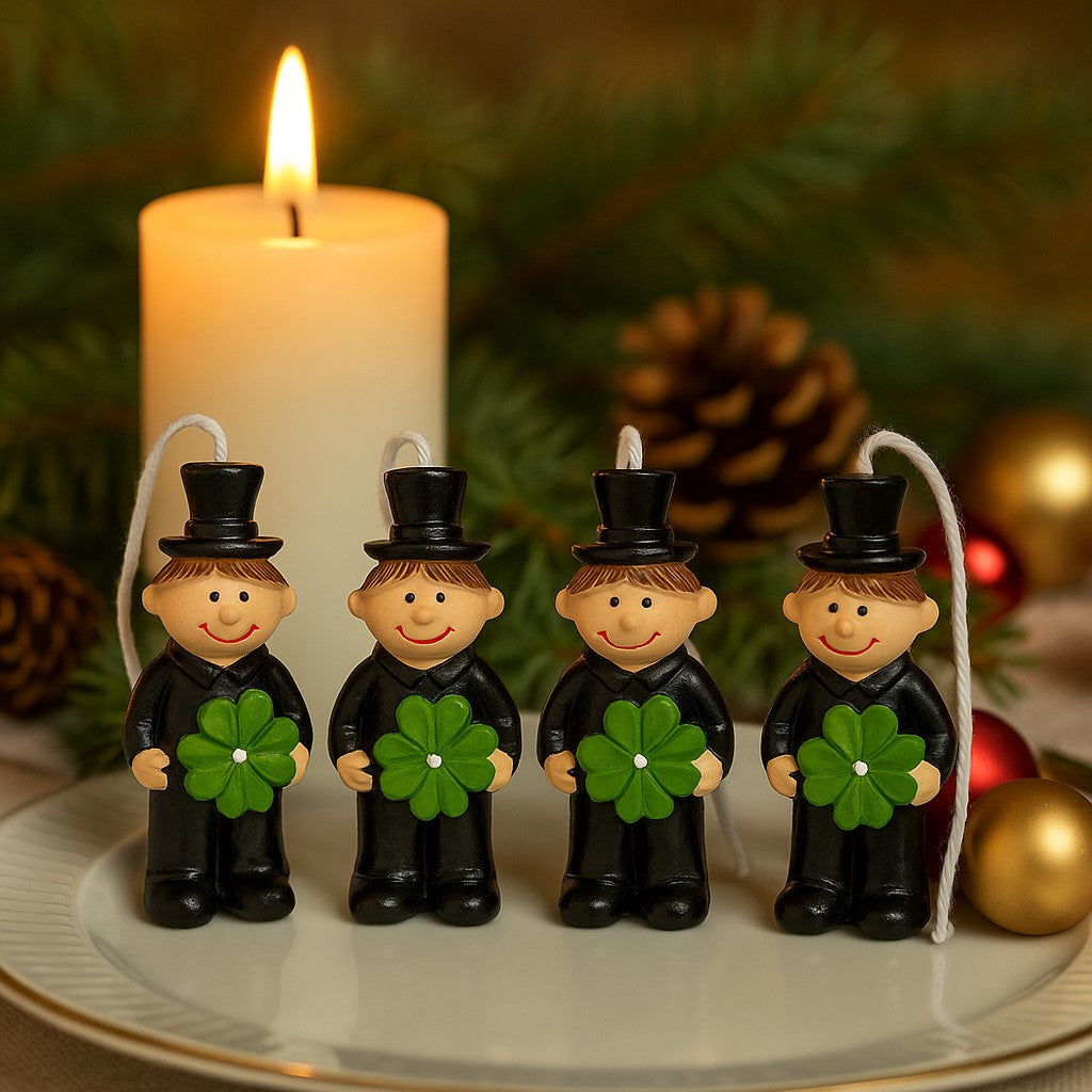 Kéményseprő figurák akasztóval – 5 cm, 4 db-os szett - 4